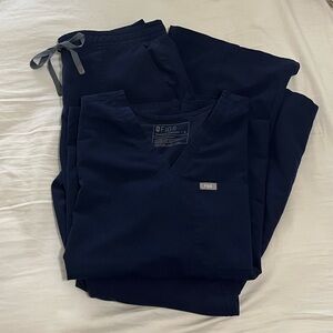 Figs navy scrub set